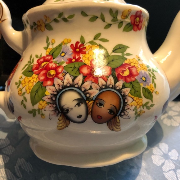 BEAUTIFUL TEAPOT FROM ANTHONY MARK HANKINS - Picture 2 of 6